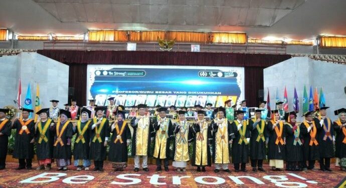 Hari Terakhir Tahun 2024, Unila Kukuhkan 14 Guru Besar