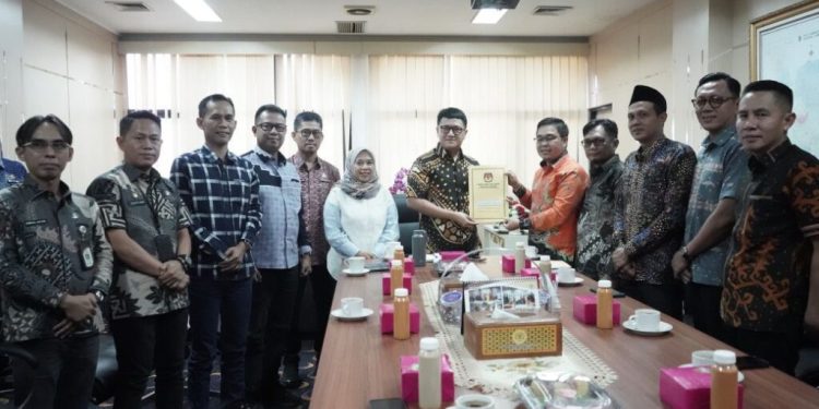 DPRD Lampung Terima SK Gubernur dan Wagub Terpilih dari KPU