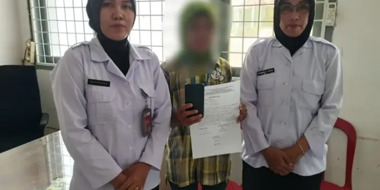 Mencoba Selundupkan HP kedalam Lapas, Seorang IRT Diamankan