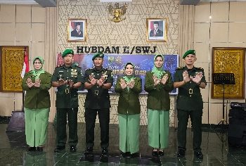 Wadan Denhubrem 043/Gatam Mayor Cke Didik Suharyo Hadiri Sertijab Dandenhubrem 042/Gapu