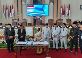DPRD Lamtim Gelar Rapat Paripurna Umumkan Berakhirnya Masa Jabatan Dawam dan Azwar