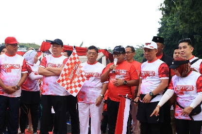 Pj. Gubernur Samsudin Lepas Ribuan Peserta Soekarno Fun Run Lampung