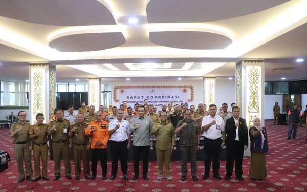 Pj. Gubernur Lampung Pimpin Rapat Koordinasi Penanganan Bencana Hidrometeorologi, Tingkatkan Kesiapsiagaan Hadapi Musim Penghujan