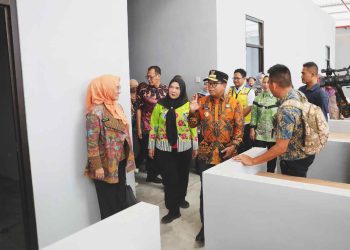 Walikota Eva Dwiana Dampingi Pj. Gubernur Samsudin Tinjau Pembangunan Pasar Pasir Gintung 