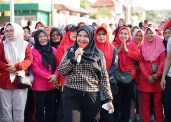 Walikota Eva Dwiana Senam Bersama di Taman Kuliner dan UMKM Bung Karno