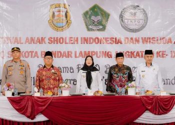 Walikota Eva Dwiana Hadiri Acara Festival Anak Sholeh Indonesia