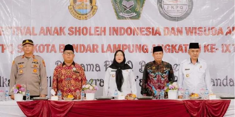Walikota Eva Dwiana Hadiri Acara Festival Anak Sholeh Indonesia