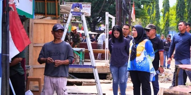 Pemkot Bandar Lampung Melakukan Pembongkaran Sejumlah Drainase di Kecamatan Panjang