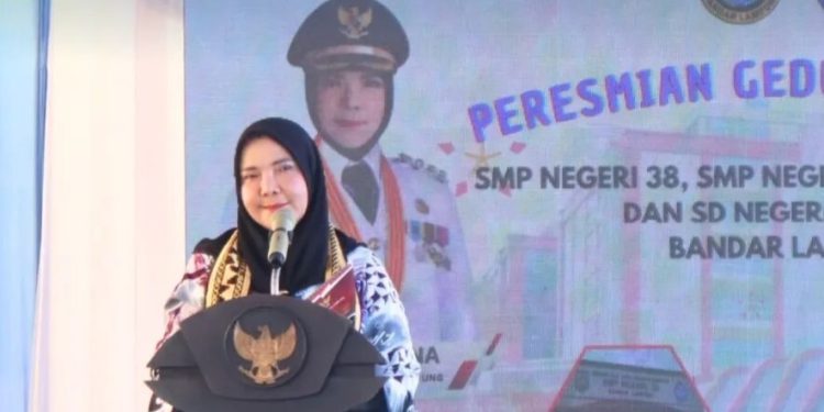 Walikota Hj. Eva Dwiana Meresmikan Gedung Sekolah SMP 38, 44, 45 dan SDN 2 Palapa Kota Bandar Lampung
