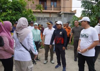 Pj. Walikota Dampingi Pj. Gubernur Tinjau Lokasi Rawan Banjir di Rajabasa