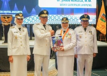 Resmi Dilantik, Eva-Deddy Siap Lanjutkan Program di Bandar Lampung