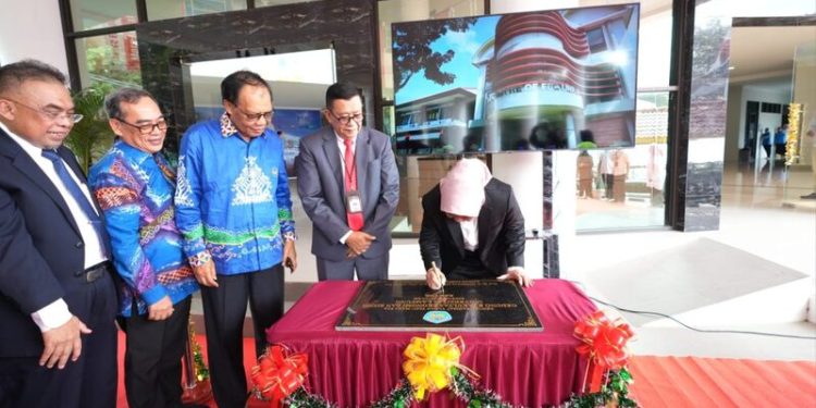Rektor Resmikan Gedung B FEB dengan Fasilitas Internasional untuk Dukung Pendidikan Global