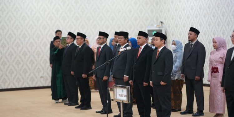 Rektor Unila Lantik 13 Pejabat Baru, Sesuaikan SOTK 2024