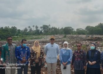 Bupati Terpilih Lamsel Bersama Wakil Ketua Komisi XII DPR RI Tinjau TPA Lubuk Kamal