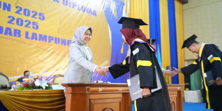 Rektor Hadiri Wisuda Universitas Terbuka Periode 1 2025