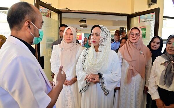 Bayi Malang Dibuang di Belakang Ponpes Babul Hikmah, Zita Anjani dan Egi Siap Jadi Orang Tua Asuh