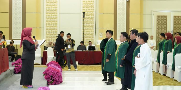 FK Gelar Prosesi Sumpah Dokter 29 Dokter Baru Periode I 2025