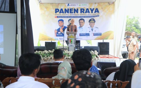 Wagub Jihan Nurlela dan Wamendes PDT RI Panen Raya Jagung di Pesawaran