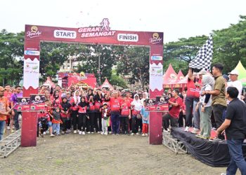 Wabup Syaiful Lepas Ribuan Peserta Jalan Sehat Kapal Api Bersama Tribun Lampung