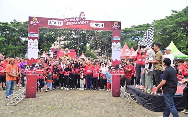 Wabup Syaiful Lepas Ribuan Peserta Jalan Sehat Kapal Api Bersama Tribun Lampung