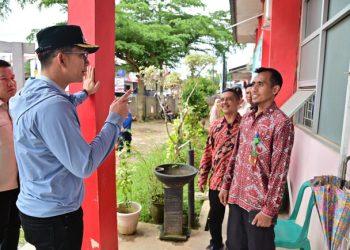 Sidak ke UPTD Puskesmas Hajimena, Bupati Egi Kecewa Banyak Pegawai Sudah Pulang Kantor