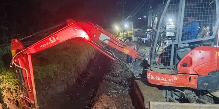 Pemkot Bandar Lampung Melakukan Pengerukan dan Pengangkatan Sedimen di SejumlahTitik