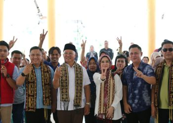 Mukhlis Basri BesamaRatusan Pemuda Deklarasikan Dukungan untuk Nanda-Anton di PSU Pesawaran