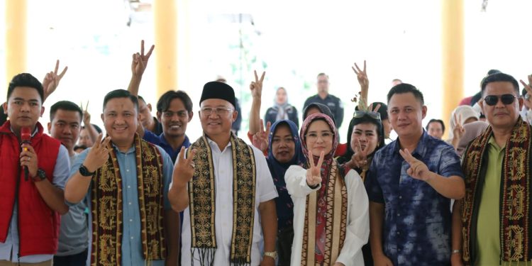 Mukhlis Basri BesamaRatusan Pemuda Deklarasikan Dukungan untuk Nanda-Anton di PSU Pesawaran