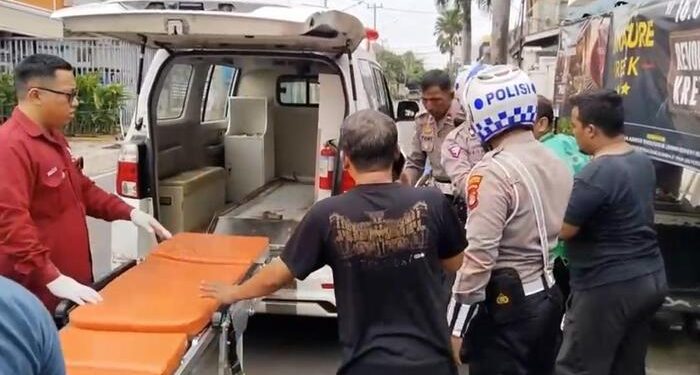 Satlantas Polresta Bandar Lampung Bantu Driver Gojek yang Mendadak Pingsan di Jalan