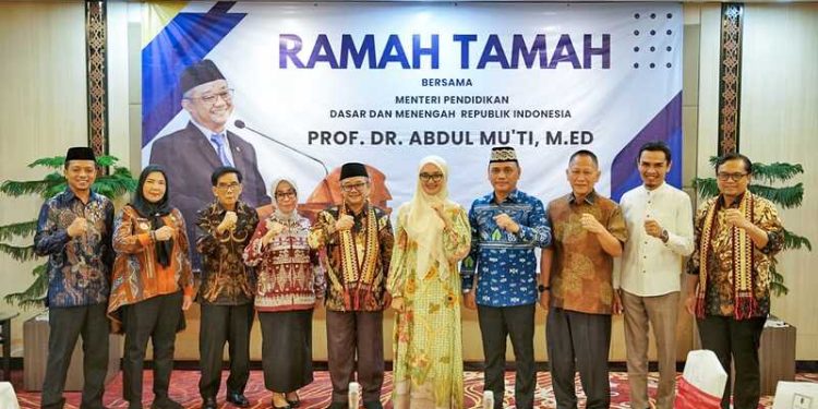 Wagub Jihan Sambut Mendikdasmen Abdul Mu’ti Lakukan Kunker di Provinsi Lampung