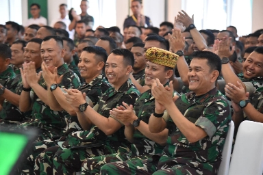 Kunjungi Korem 043/Gatam, Pangdam II/Sriwijaya Berikan Arahan kepada Prajurit, PNS, dan Persit