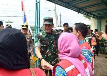 Pastikan PSU Berjalan Lancar, Danrem 043/Gatam Bersama Gubernur Mirza Tinjau Sejumlah TPS di Pesawaran