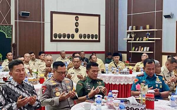 Danrem 043/Gatam Ikuti Halal Bihalal Presiden RI Dengan Purnawirawan TNI-Polri