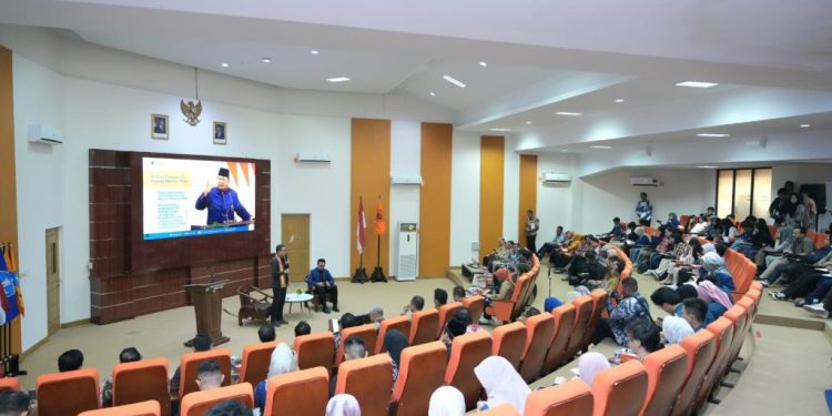 Kolaborasi FISIP dan P2MI Hadirkan Kuliah Umum dan Penandatanganan MoU