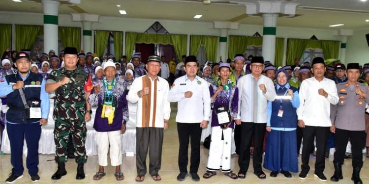 Dandim 0426 TB, Hadiri Pelepasan Calon Jama’ah Haji Tulangbawang 2025 M
