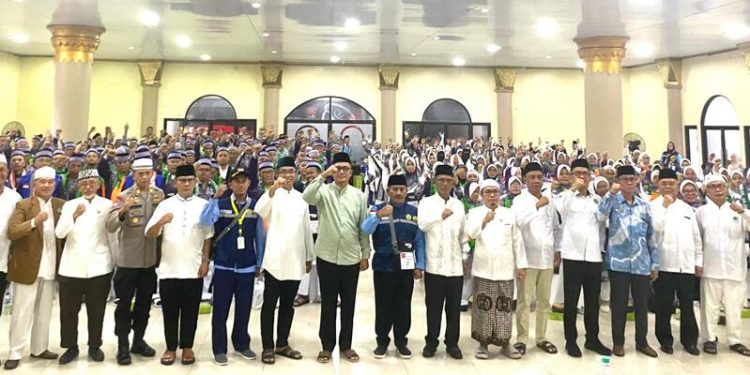 196 Calon Jamaah Haji Pesawaran Kloter Pertama Diberangkatkan Menuju Tanah Suci