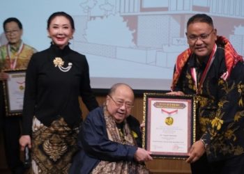 Jaya Suprana Serahkan Sertifikat Rekor MURI Terbaru, Ketum JMSI Raih Anugerah Mahakarya Kebudayaan