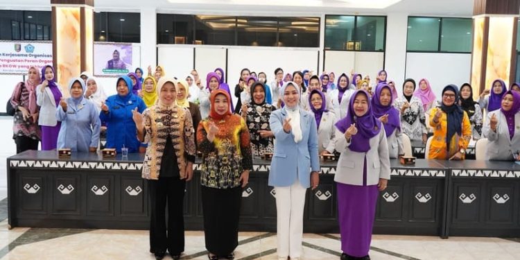 Purnama Wulan Sari Mirza Buka Raker BKOW 2025