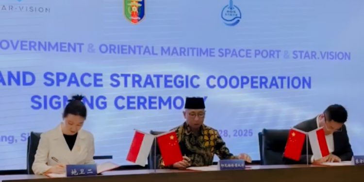 Lampung Menuju Antariksa, Gubernur Mirza Tandatangani Kerja Sama Satelit dengan Perusahaan Teknologi Luar Angkasa Tiongkok