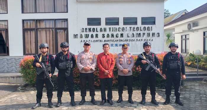 Polres Tulang Bawang Kerahkan Puluhan Personel Berseragam Amankan 25 Gereja
