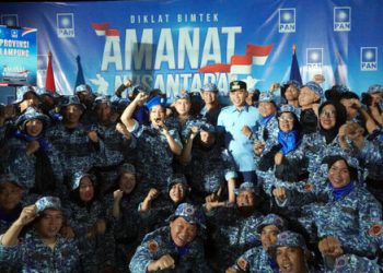 Bupati Egi dan Ratusan Pemuda Nasionalis di Malam Api Unggun Bela Negara