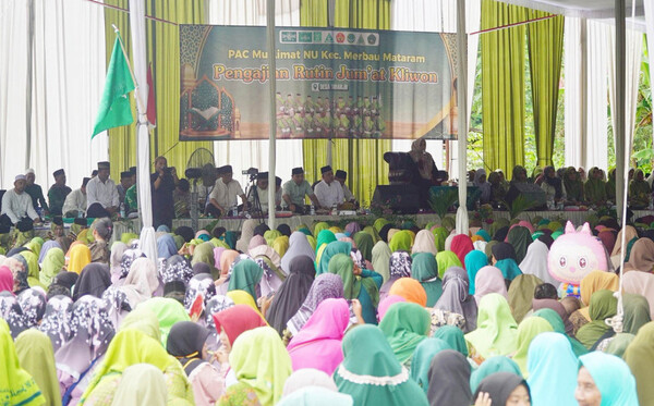 Lautan Jemaah Tumpah Ruah di Triharjo! Wabup Syaiful: Ini Ladang Persatuan dan Energi Rohani