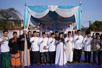 Walikota Eva Dwiana Melaksanakan Sholat Idul Adha 1446 H di Sukarame