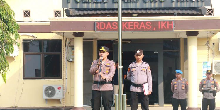 Pimpin Apel Pagi, Waka Polres Lamtim Ajak Personel Dukung Program Kapolres