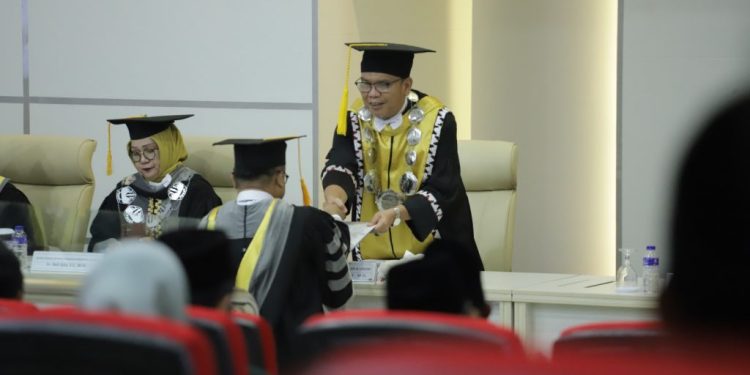 FEB Gelar Sidang Ujian Terbuka Promosi Doktor Mairizal Salehudin Siatan