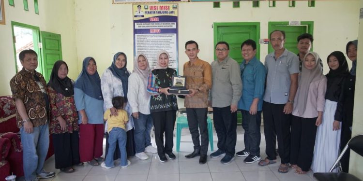 Unila Dorong Pembinaan Desa Wisata di Pesisir Barat