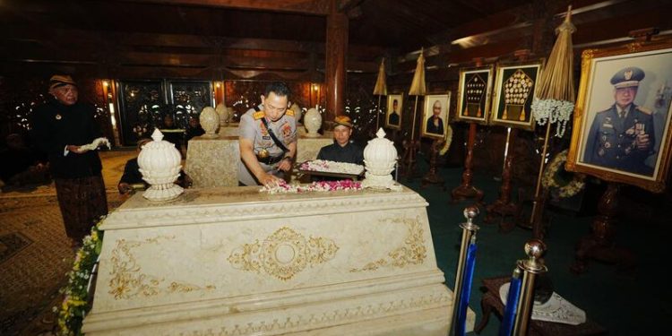 Setelah BJ Habibie-Soeharto, Hari Ini Kapolri akan Ziarah ke Makam Gusdur-Bung Karno