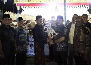 Desa Karang Sari Rayakan HUT ke-93, Wabup Syaiful Ajak Generasi Muda Jaga Budaya Lokal