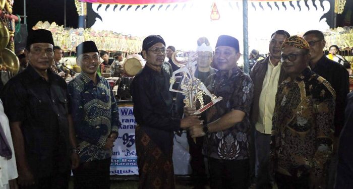 Desa Karang Sari Rayakan HUT ke-93, Wabup Syaiful Ajak Generasi Muda Jaga Budaya Lokal