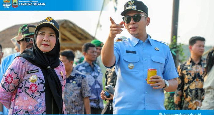 Bukan Sekadar Tinjau Jalan Rusak: Kolaborasi Epik Bupati Egi dan Bunda Eva, Lebur Sekat Wilayah Demi Warga Perbatasan